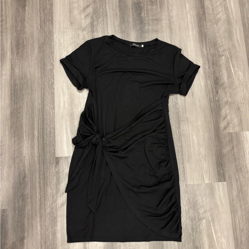 Chic Black Mini Dress with Side Knot